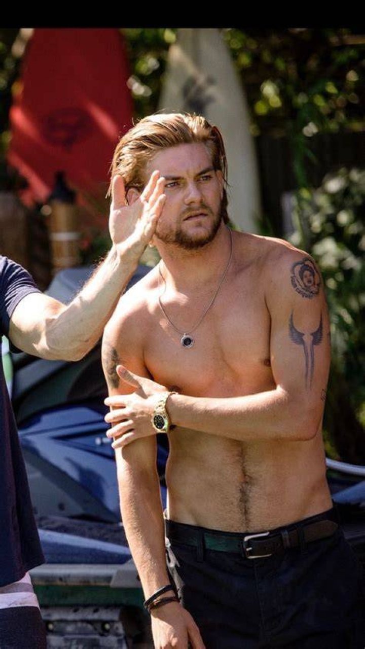 Jake Weary clicking a selfie in September 2017