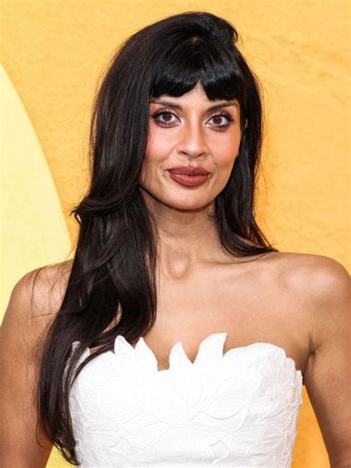 Jameela Jamil in a selfie with Jodie Whittaker in October 2018
