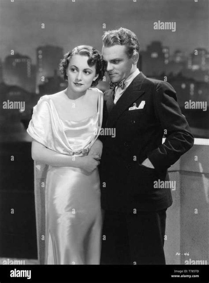James Cagney and Olivia de Havilland in a publicity photo for the American film 'The Irish in Us' (1935)