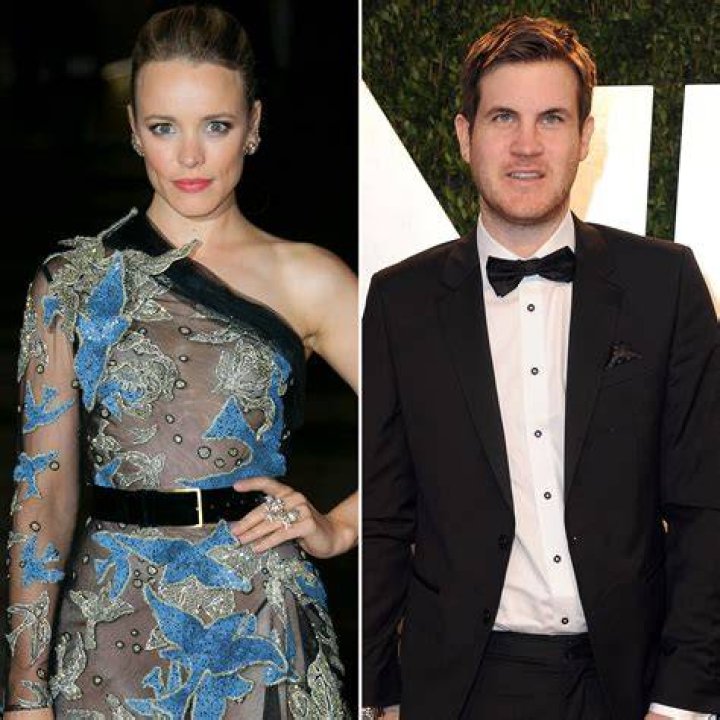Jamie Linden with Rachel McAdams and their son in December 2018