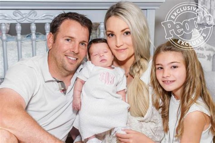 Jamie-Lynn Spears with baby Maddie 2013