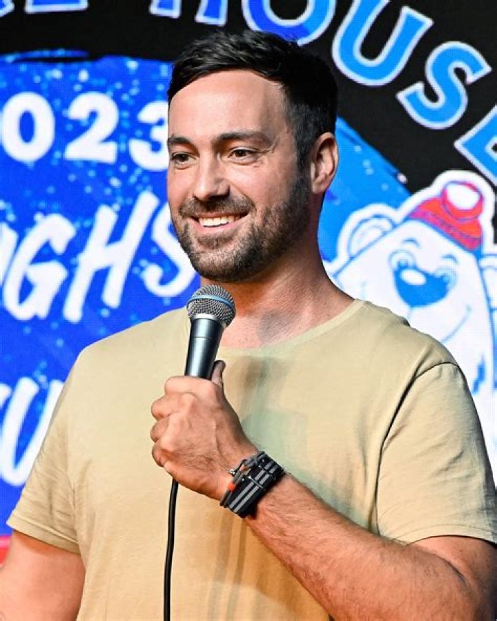 Jeff Dye sharing his amusing selfie in October 2020