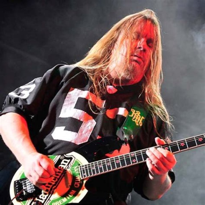 Jeff Hanneman as seen performing at the Mayhem Festival in 2009