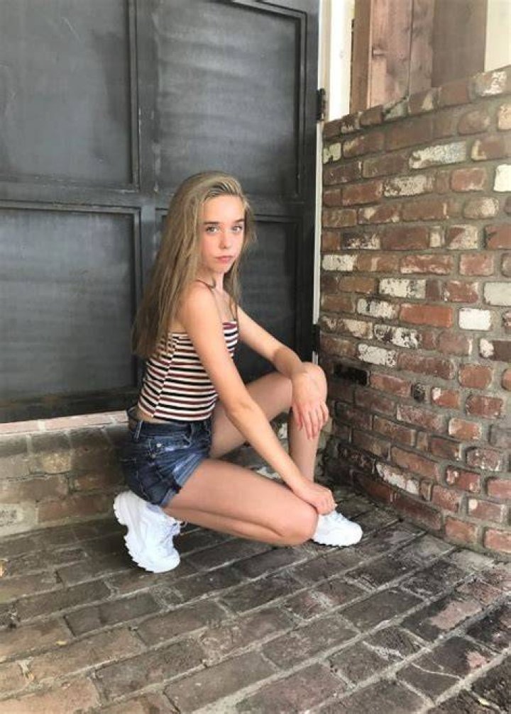 Jenna Davis as seen while taking a beautiful selfie in March 2019
