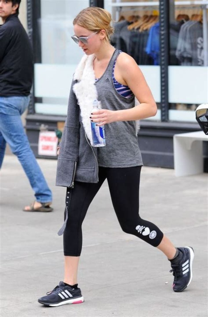 Jennifer Lawrence leaving the gym post workout