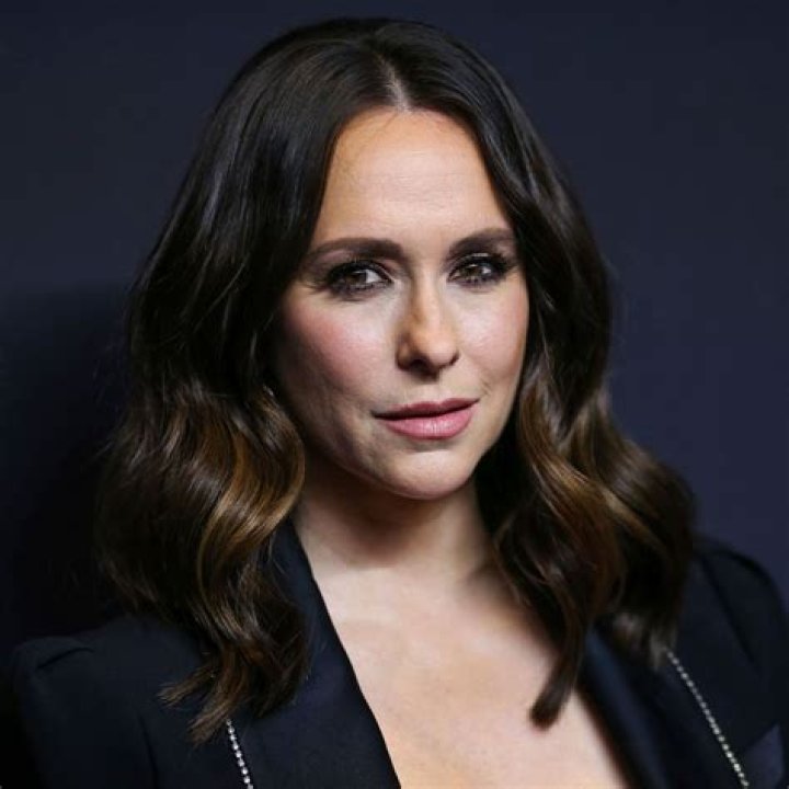 Jennifer Love Hewitt in a selfie in May 2020