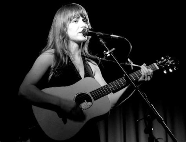 Jenny Lewis snapped while performing in 2006