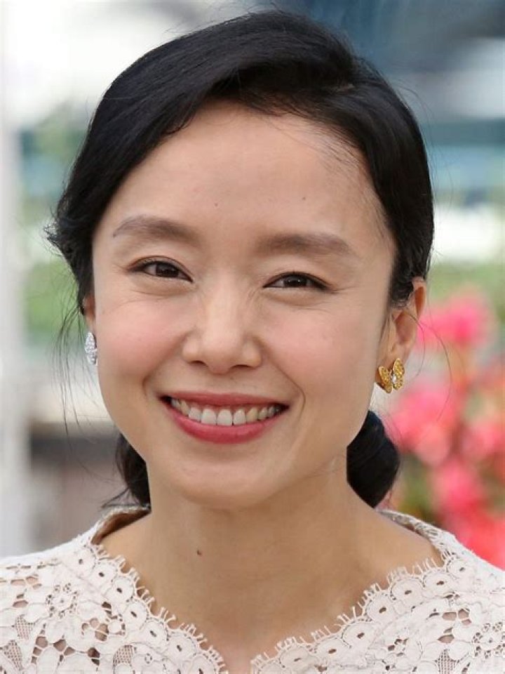 Jeon Do-yeon and her co-star Song Kang-ho at 'Secret Sunshine' press conference in 2007
