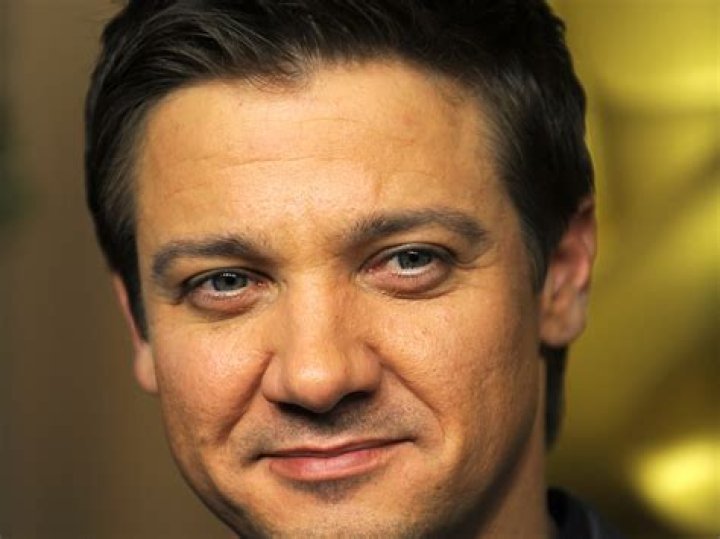 Jeremy Renner face closeup