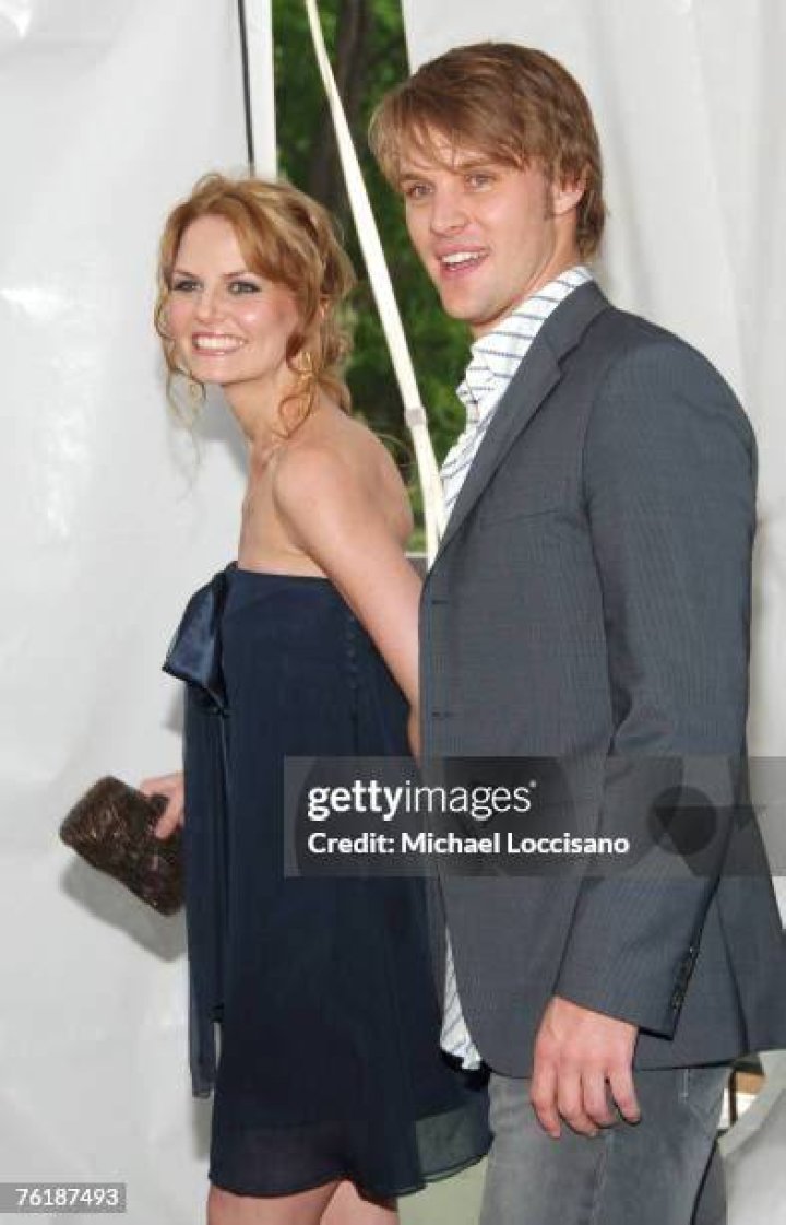 Jesse Spencer with Jennifer Morrison in May 2007