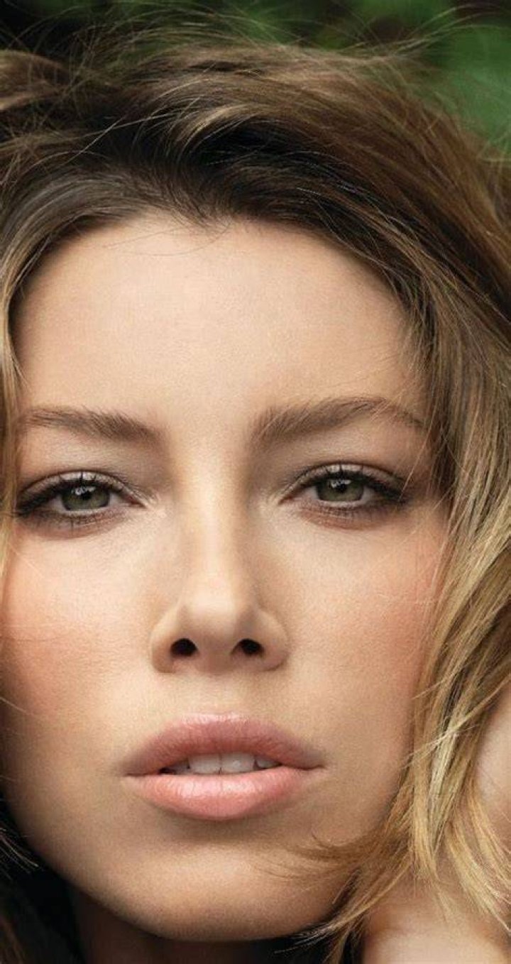 Jessica-Biel-Face-Closeup