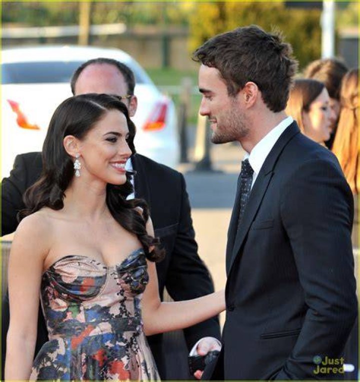 jessica lowndes 2013