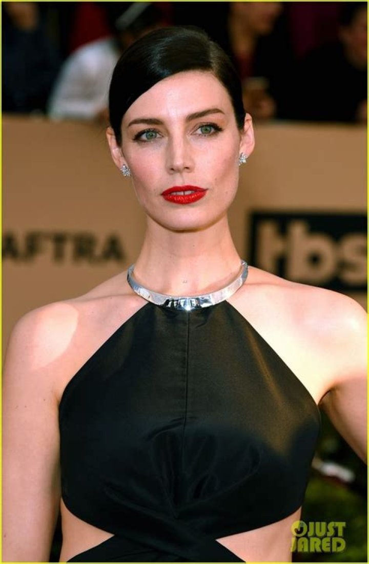 Jessica Pare at 2016 SAG Awards