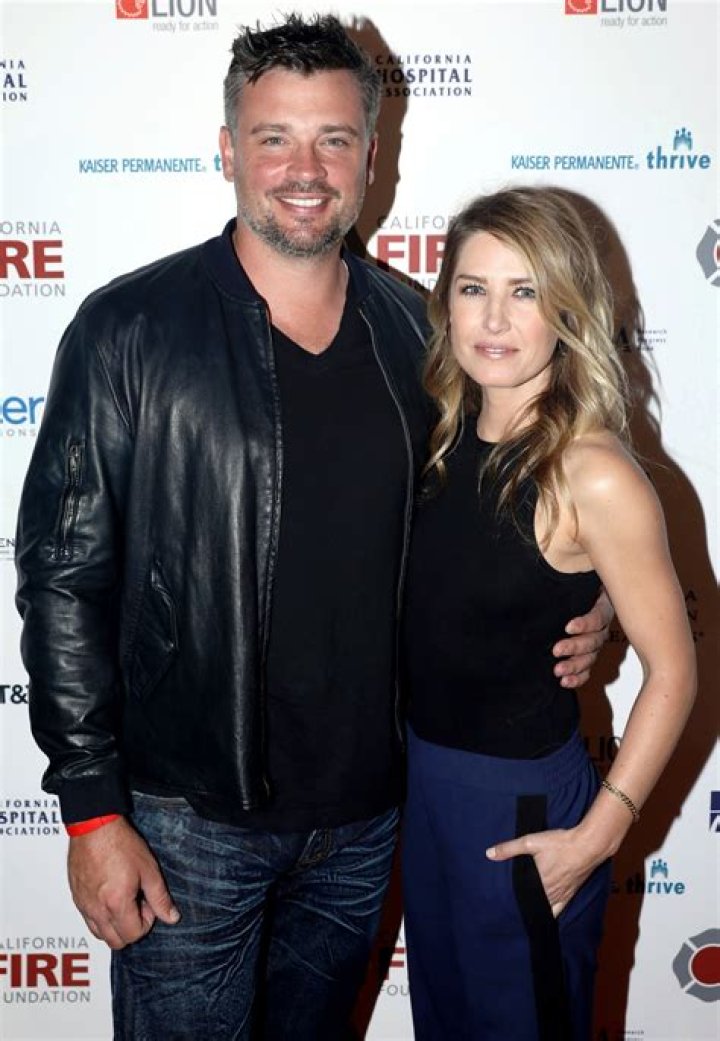 Jessica Rose Lee and Tom Welling at Queenstown New Zealand in December 2016
