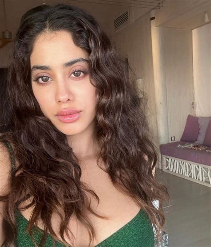 Jhanvi Kapoor in a selfie in December 2017