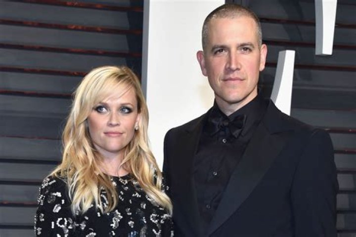 Jim Toth and his then-wife Reese Witherspoon in a picture taken on Valentine's Day in February 2022