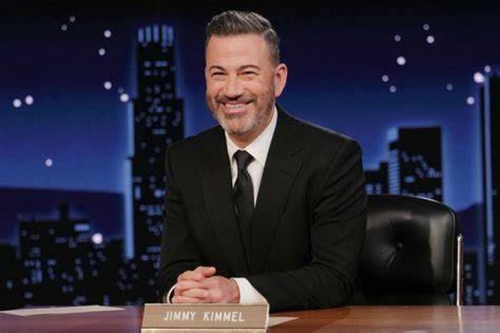 Jimmy Kimmel presenting his show