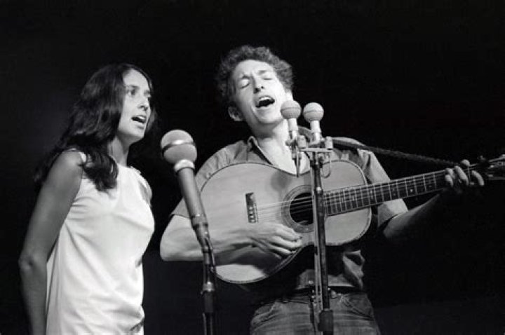 Joan Baez seen with Bob Dylan in 1963