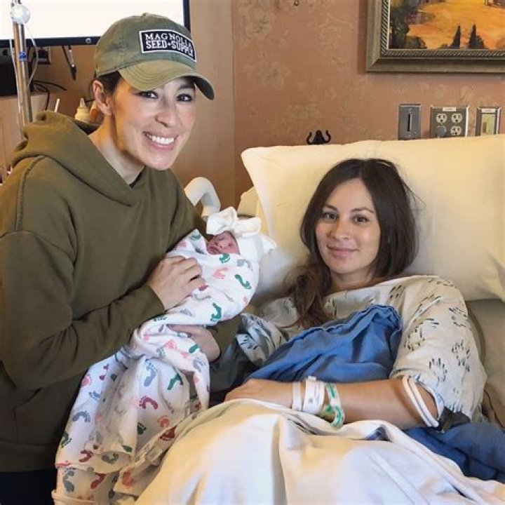 Joanna Gaines showing her baby bump in February 2018