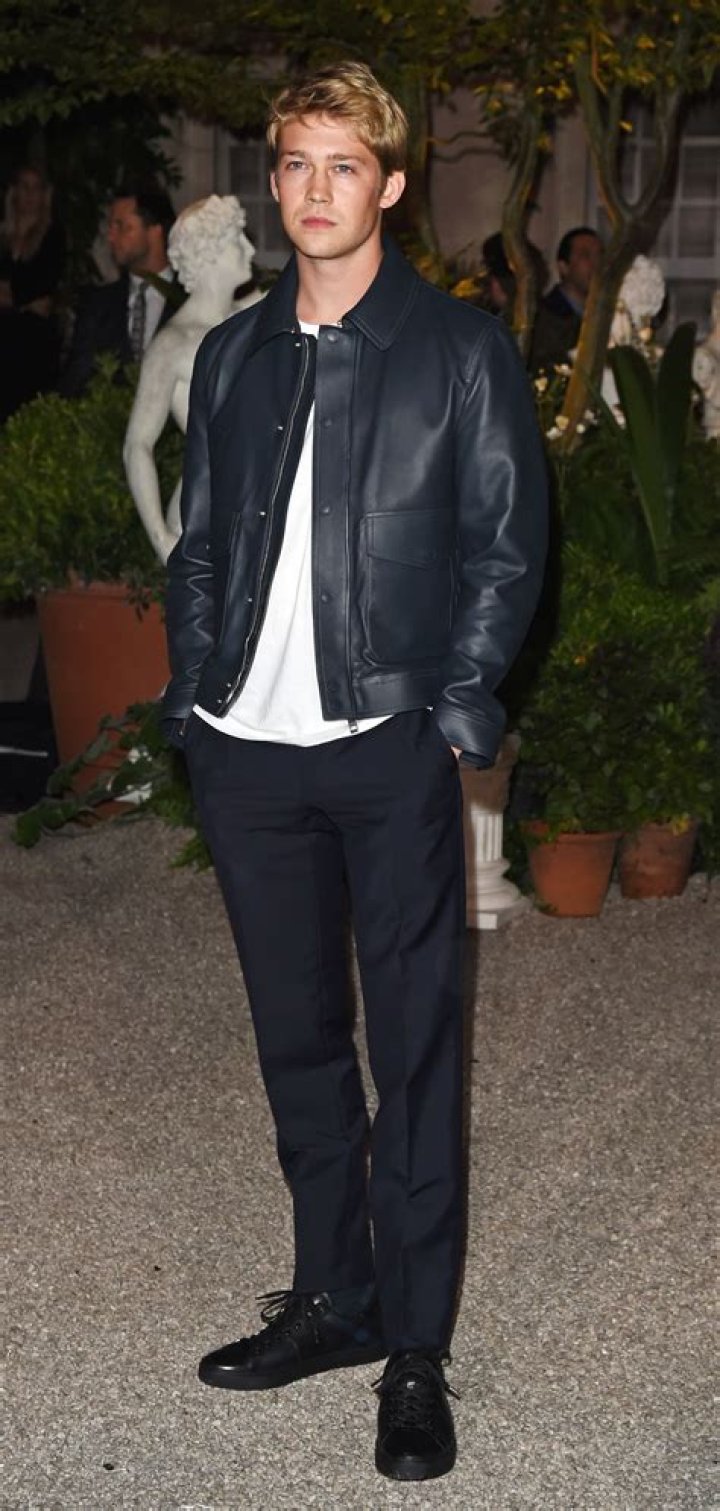 Joe Alwyn at the Burberry event during The London Collections Men SS17 in June 2016