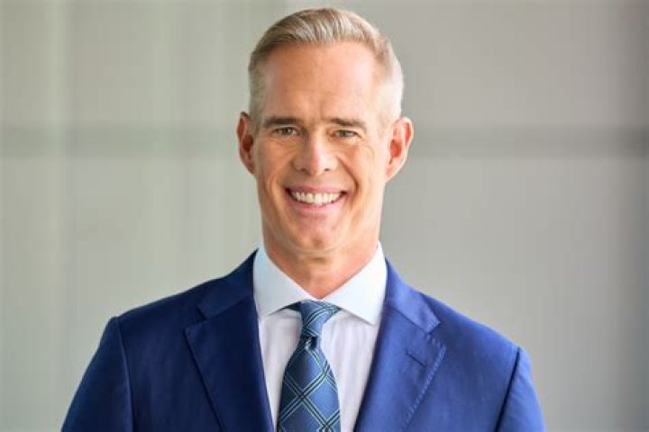 Joe Buck (Right) and Howard Stern as seen in January 2017
