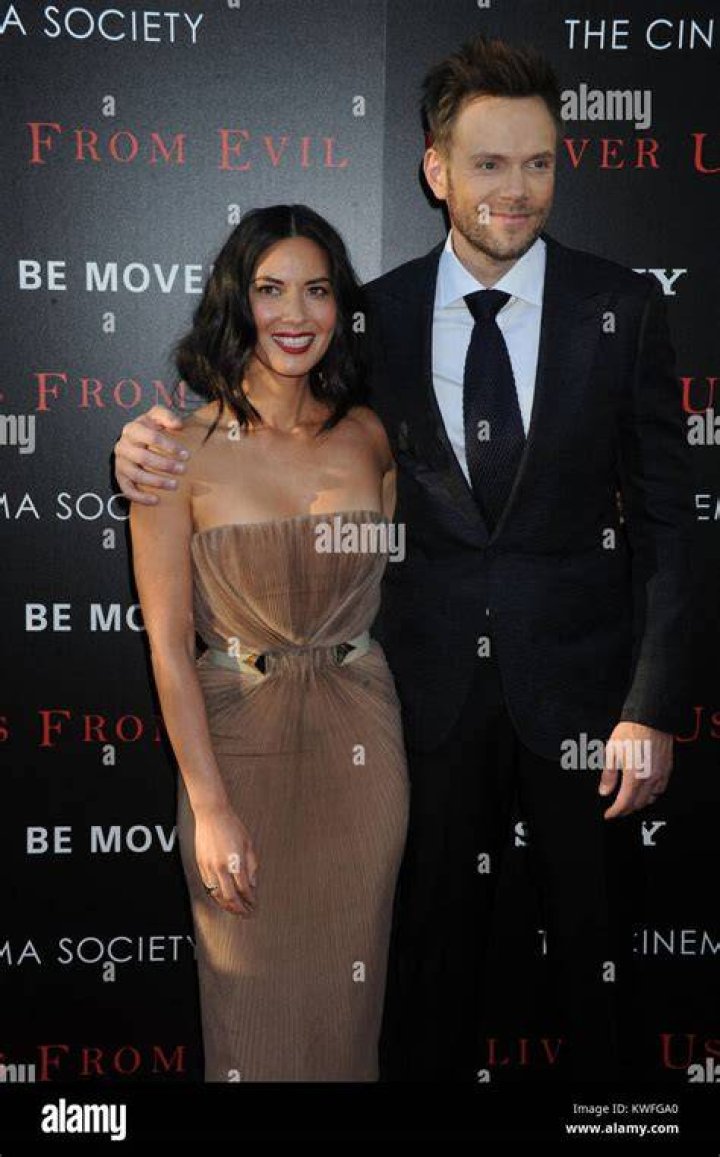Joel McHale and Olivia Munn speaking at the 2014 WonderCon for their film Deliver Us from Evil in California
