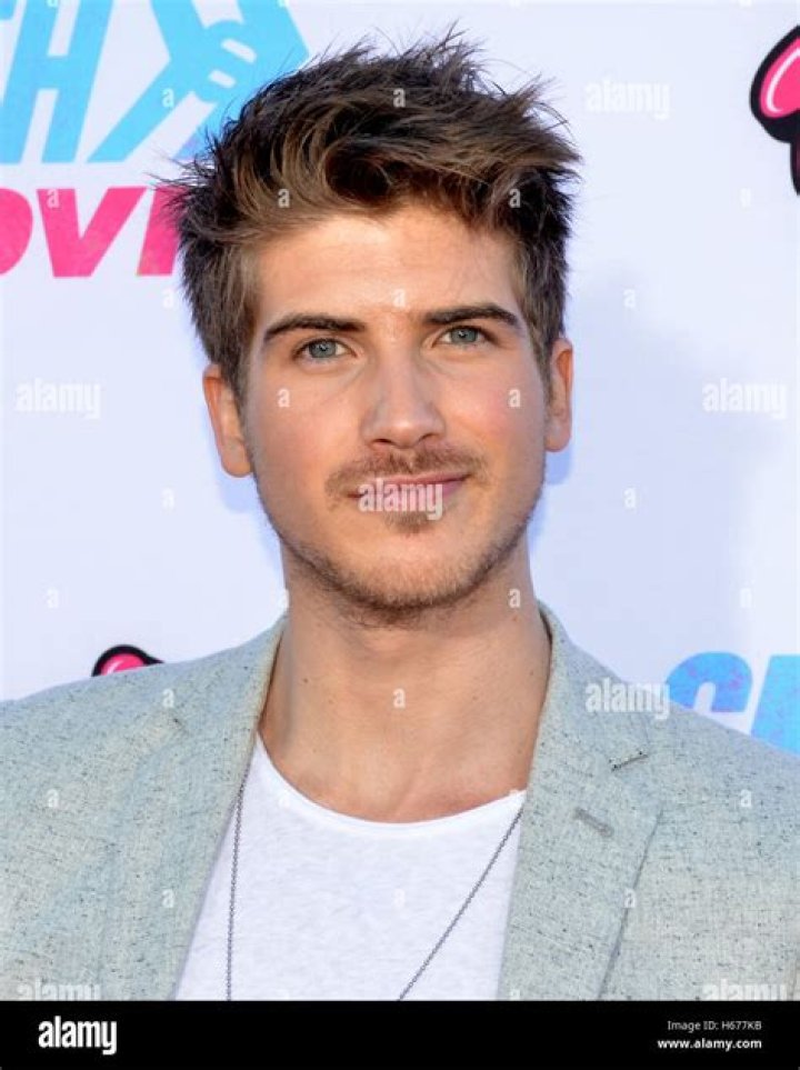 Joey Graceffa at the premiere of Lionsgate's The Hunger Games Mockingjay Part 1 in November 2014