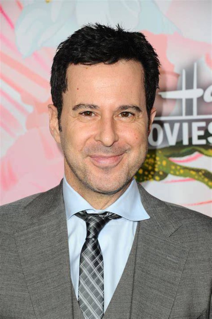 Jonathan Silverman as seen while posing for a picture with his daughter in December 2018