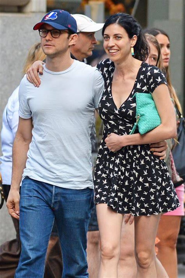 Joseph Gordon-Levitt with wife Tasha McCauley at the 2014 U.S. Open