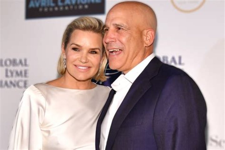 Joseph Jingoli and TV personality Yolanda Hadid while on a fishing trip in July 2021