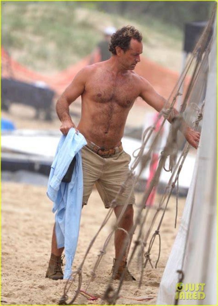 Jude Law shirtless during a vacation in Hawaii