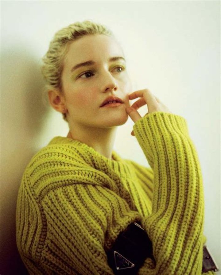 Julia Garner in a Sunday selfie in August 2018