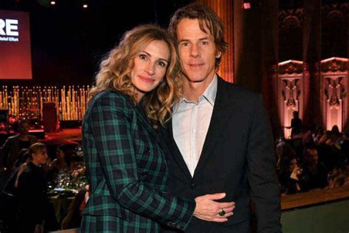 Julia Roberts with her man and kids