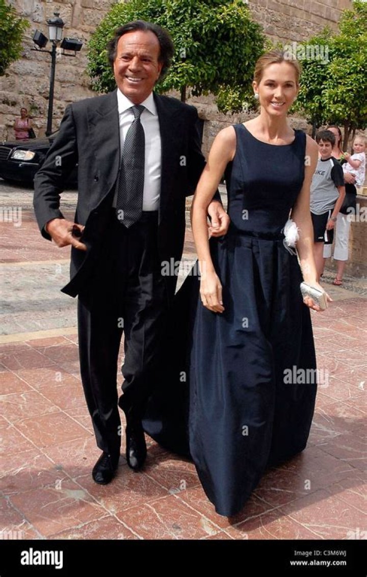 Julio Iglesias and Miranda Rijnsburger, as seen in March 2011