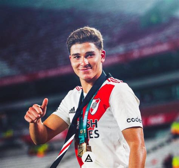 Juli&aacute;n &Aacute;lvarez as seen in an Instagram Post in July 2022