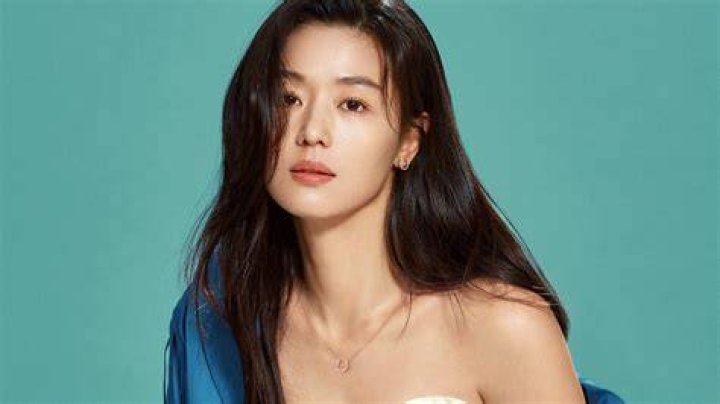 Jun Ji-hyun at a promotinal event for the film Blood The Last Vampire in 2009