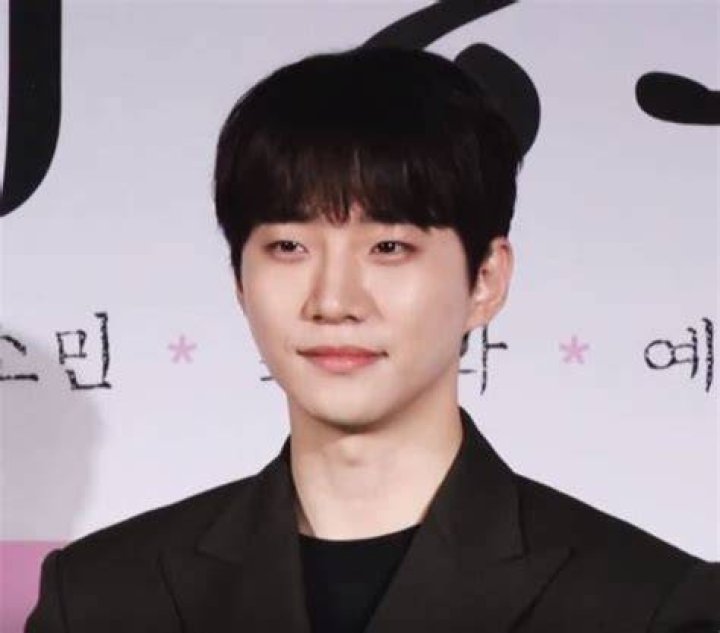 Junho as seen at the Go Crazy World Tour in United States in November 2014