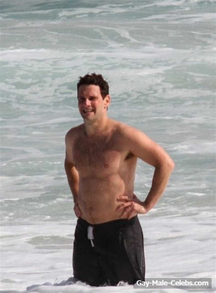 Justin Bartha shirtless