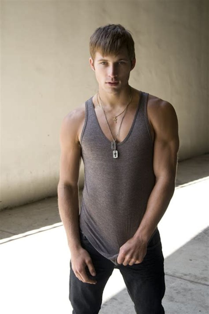 Justin Deeley hot