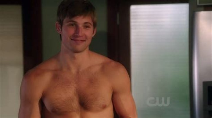 Justin Deeley shirtless body