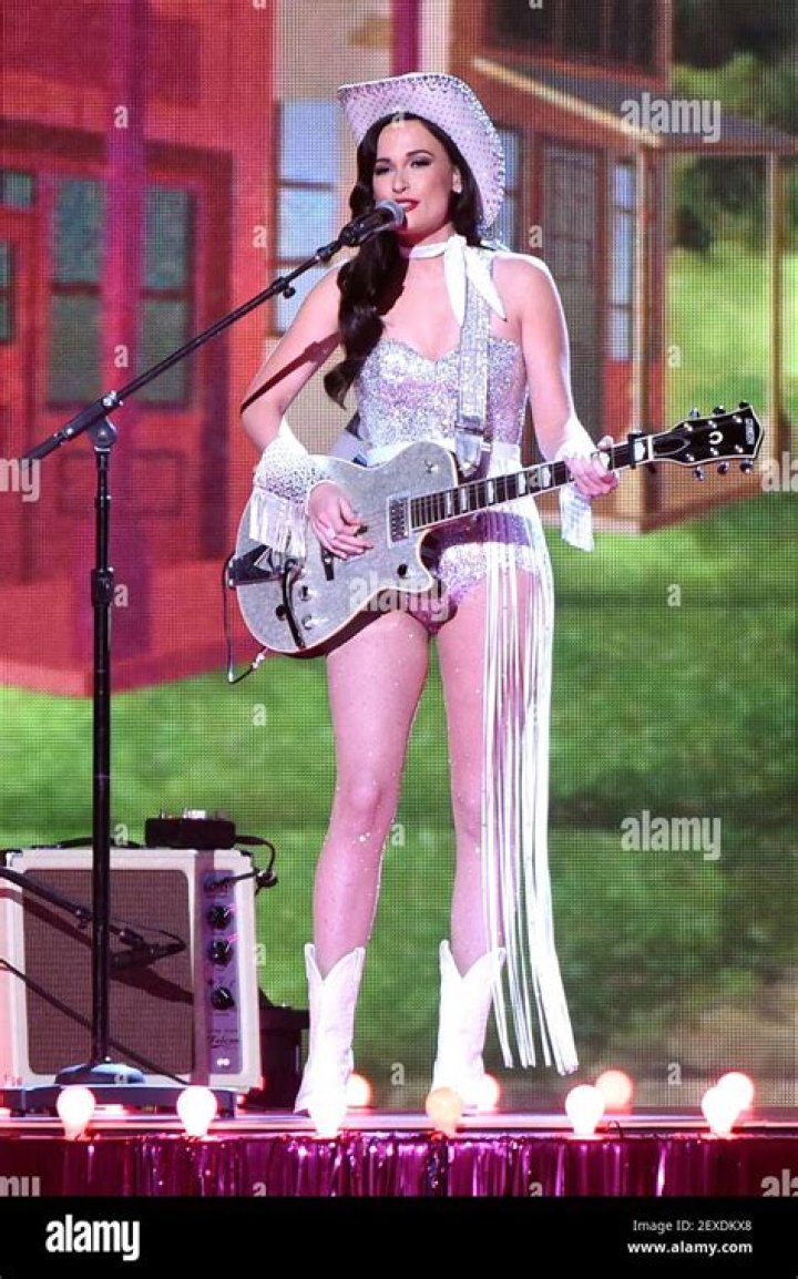 Kacey Musgraves at 2015 CMA Awards