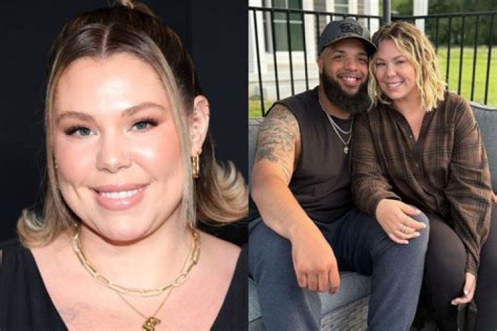 Kailyn Lowry (Right) as seen while posing for a picture along with Rachel in Akurey, Rangarvallasysla, Iceland in March 2020