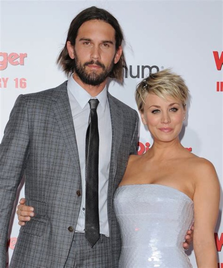 Kaley Cuoco and Ryan Sweeting at a park in Los Angeles