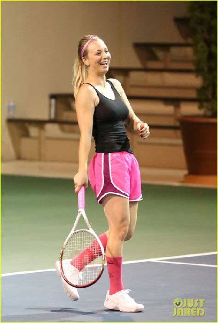 Kaley Cuoco at a Tennis Match for Charity in Calabasa