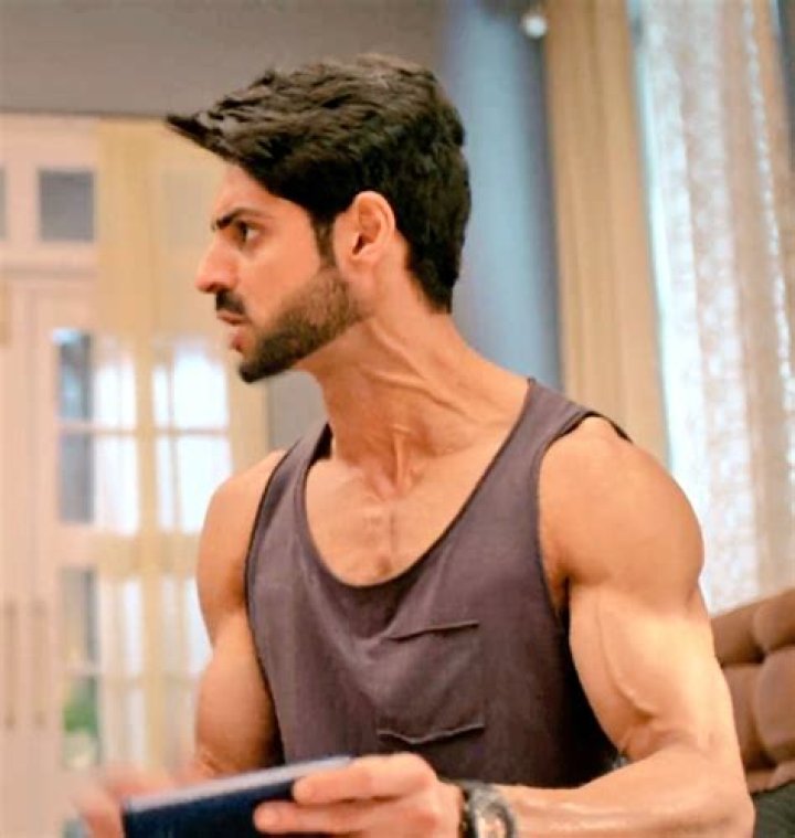 Karan Wahi biceps fitness