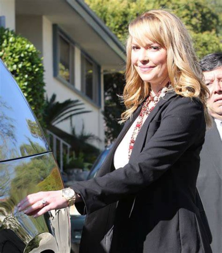 Katherine Heigl leaves her home in Los Angeles