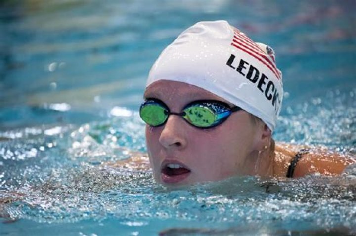 Katie Ledecky at the 2018 USA Swimming Golden Goggle Awards