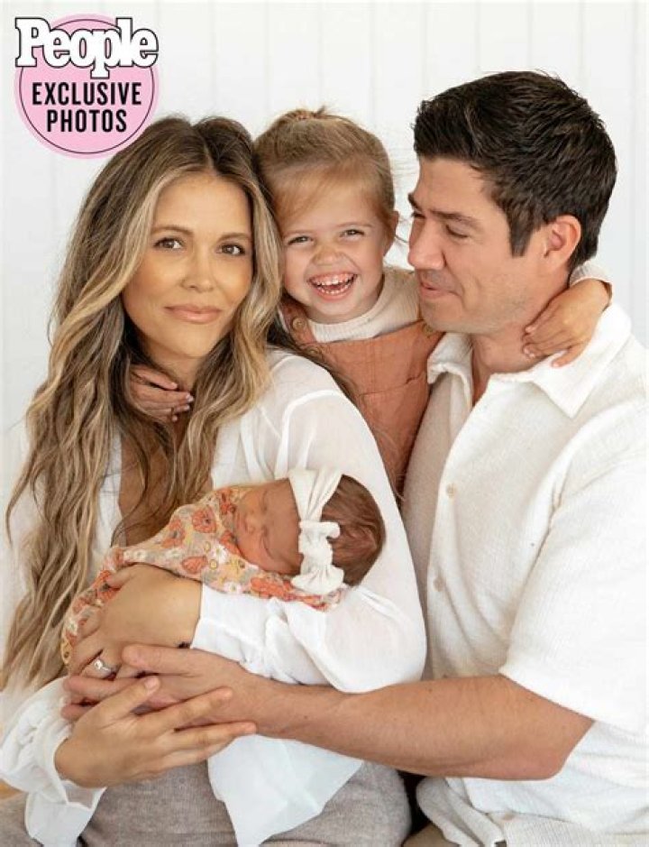 Katrina Scott showing her baby bump 8 months into pregnancy in August 2018