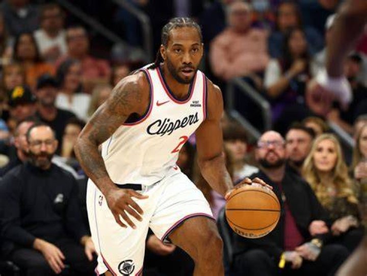 Kawhi Leonard in action during a game between San Antonio Spurs and Indiana Pacers on February 9, 2015