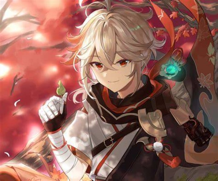 Kazuha posing for a picture in November 2022
